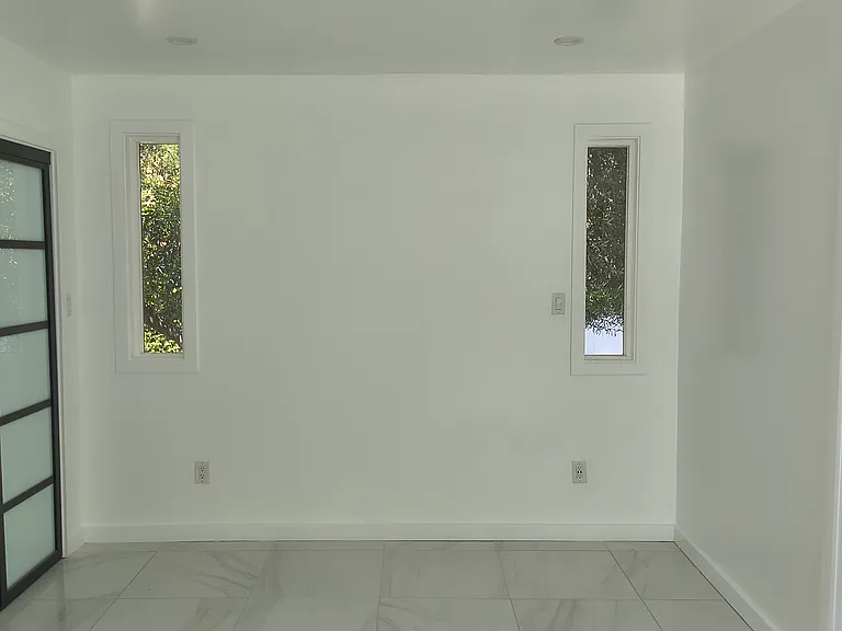 2828 Benedict Canyon Dr — Photo 17