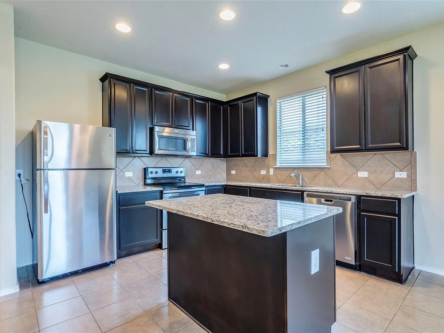 4 bed, 2.0 bath, 1771 sqft, $1,995 — Photo 1