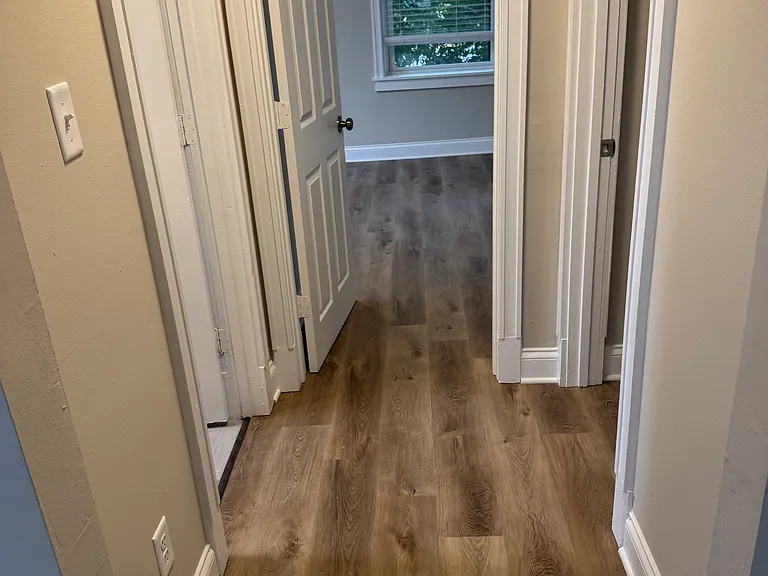4372 Lindell Blvd — Photo 8