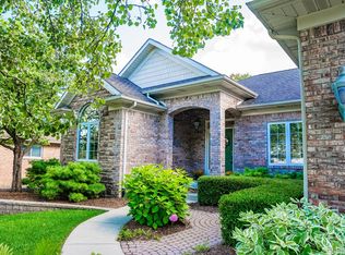 4961 Shoreline Blvd, Waterford, MI 48329