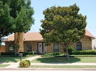 1842 Clear Creek Ln, Carrollton, TX 75007