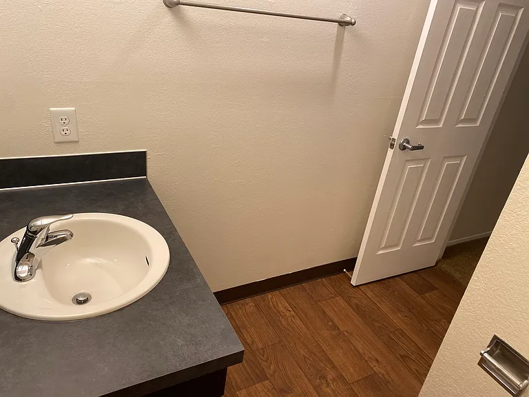 Willow Creek Apartments — Photo 44