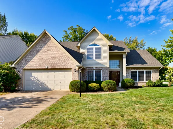 1064 Burning Bush Dr, Greenwood, IN 46143