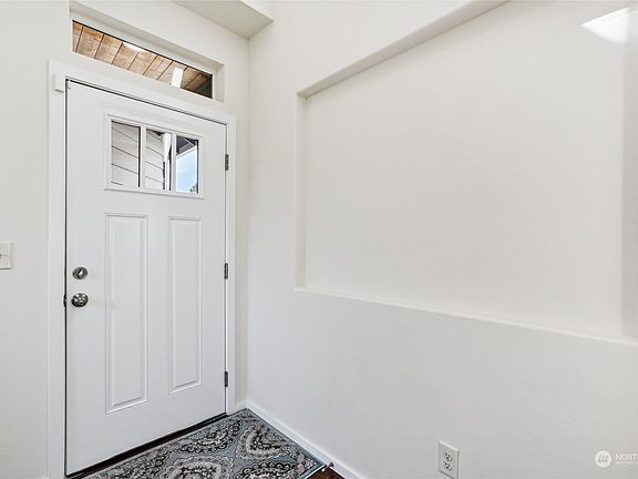 2nd image of 20605 5th Avenue Ct E