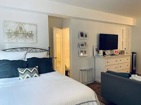 Rented by Ovation Properties, LLC | media 16