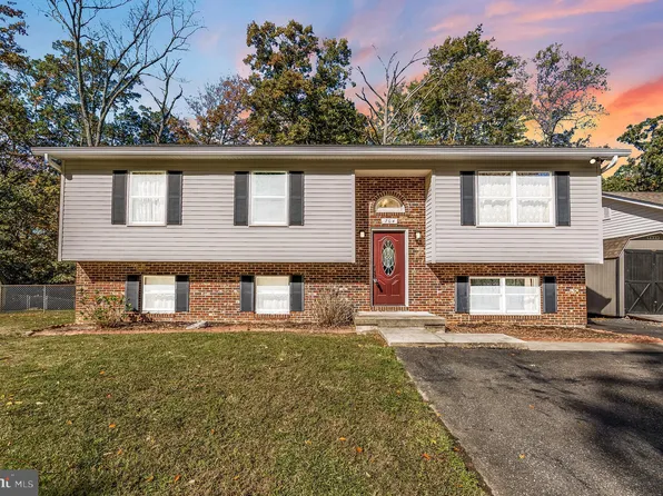 704 Alamo Ln, Lusby, MD 20657