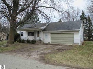 226 Clark St, Shepherd, MI 48883