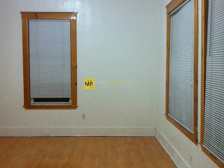 Court St — Photo 4