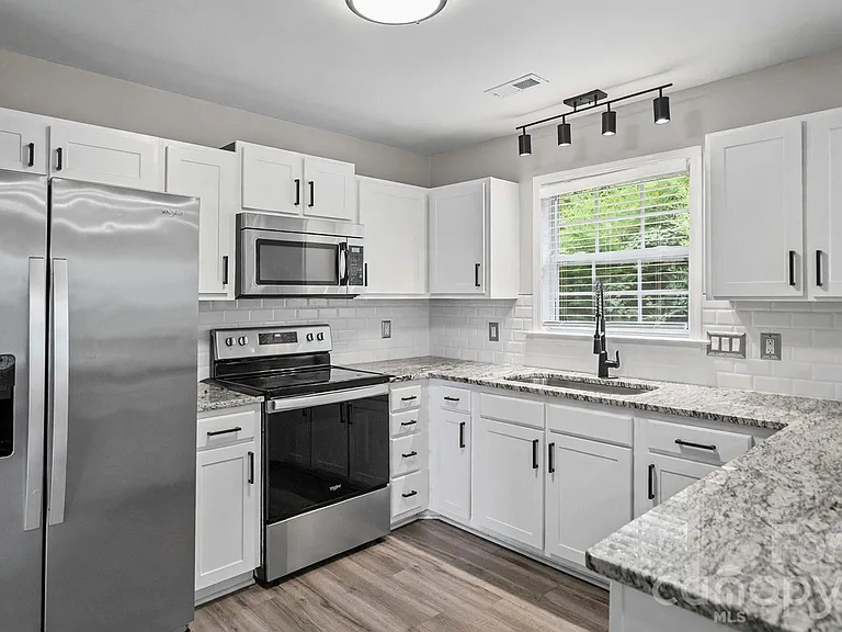 3320 Whitebridge Ln — Photo 11