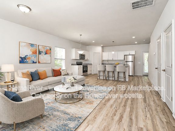 2nd image of 816 Richmond Ave