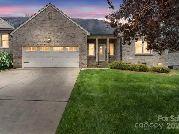 588 Grandview Dr, Graham, NC 27253