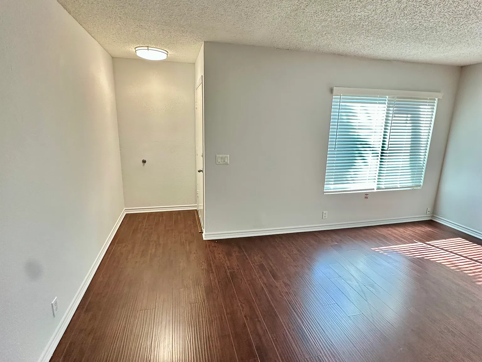 2 bed, 850 sqft, $2,495 — Photo 3
