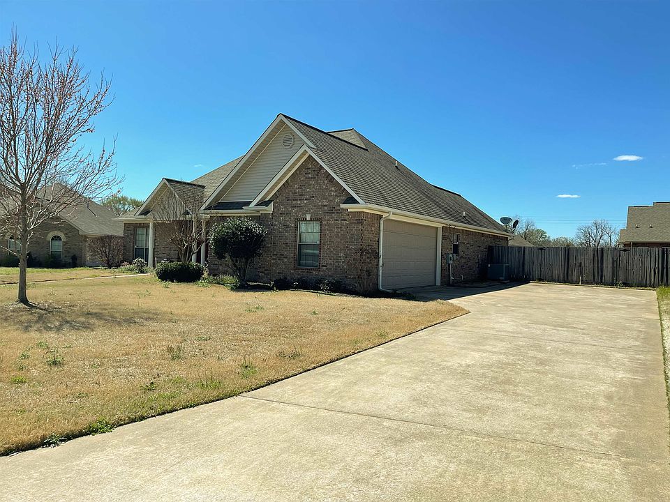 1st image of 7 Bridlewood Dr