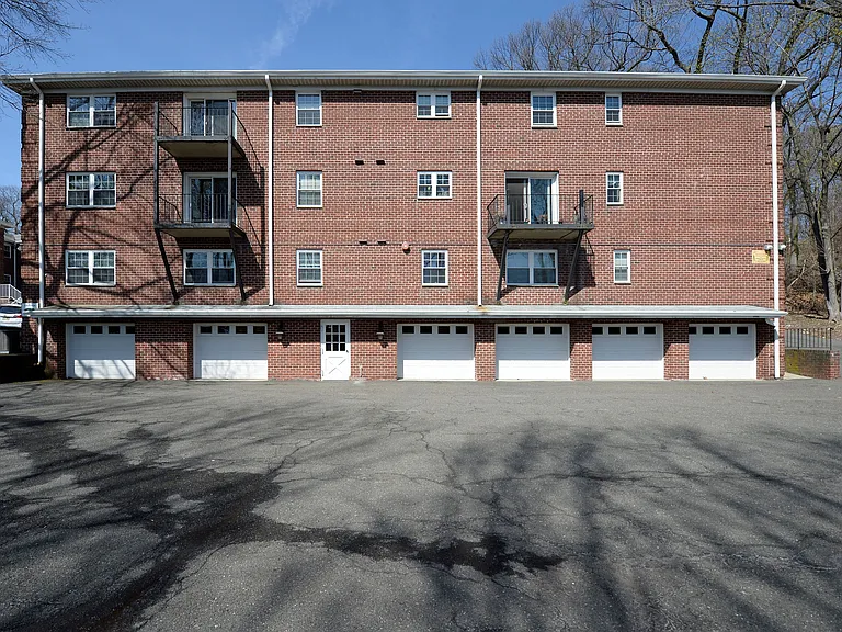 21 Ridge Rd #D15 — Photo 15