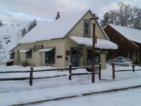 Front;lot to left&back