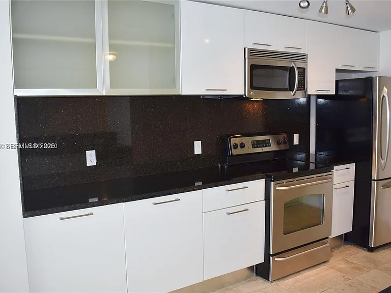 3339 Virginia St #207 — Photo 15