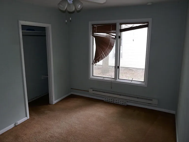 303 Melbourne St — Photo 10