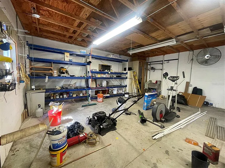 3030 W Helen Ave — Photo 48