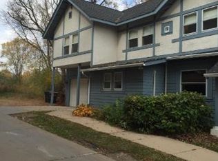 307 Manitoba Ave S, Wayzata, MN 55391