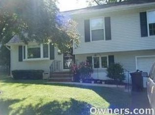 32 Taylor St, Dover, NJ 07801