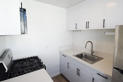 2643 Centinela Avenue Photo 1
