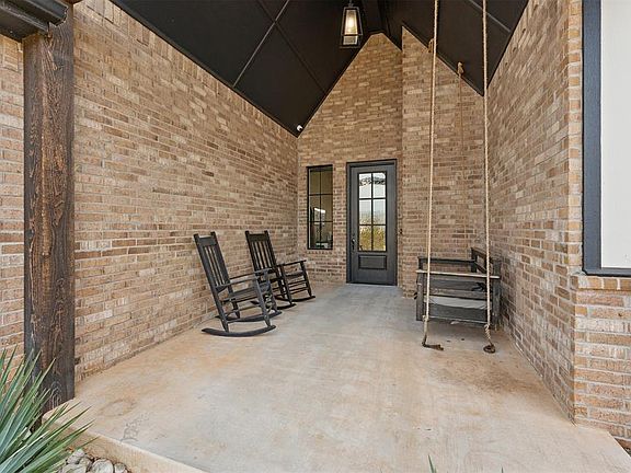 3rd image of 1148 Colonial Ave