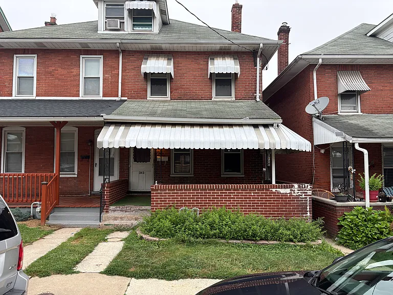 343 Charles St — Photo 1