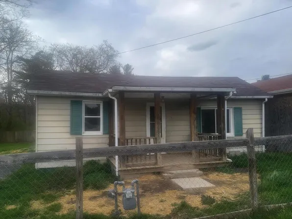 447 Tanis Dr, White Sulphur Springs, WV 24986