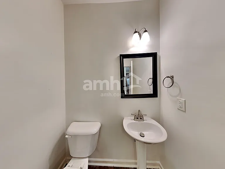 138 Ellen Glen Way — Photo 9