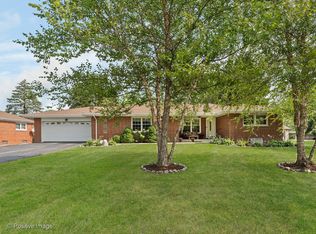 207 S Elmhurst Rd, Prospect Heights, IL 60070