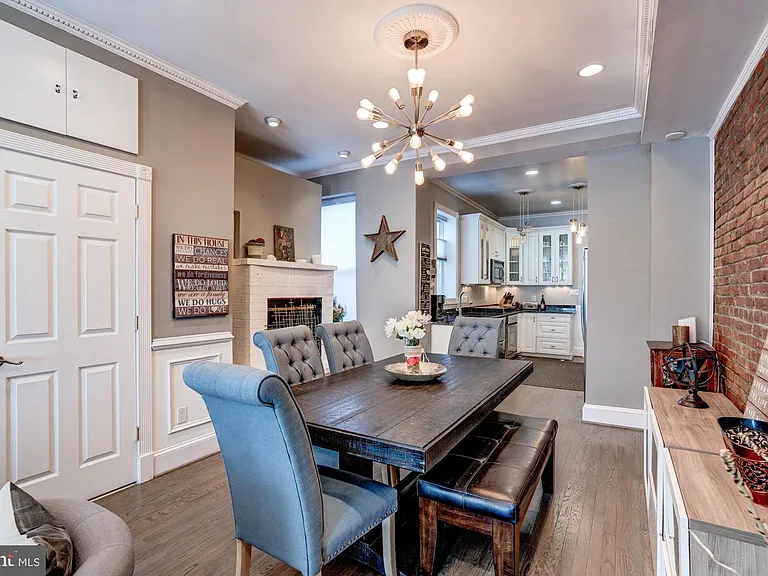 1016 G St SE — Photo 12