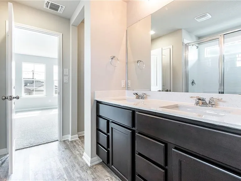 2718 Bridekirk Dr — Photo 33