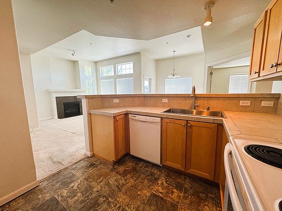 3rd image of 15070 SW Mallard Dr Unit 201
