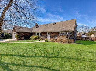 138 S Penataquit Ave, Bay Shore, NY 11706