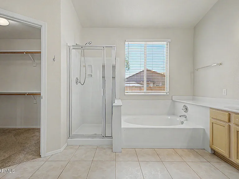 4545 E Rowel Rd — Photo 29