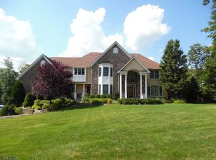 176 S Glen Rd, Kinnelon, NJ 07405