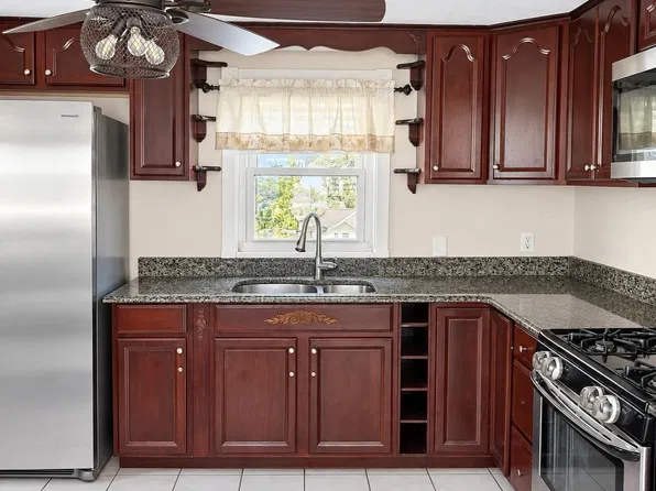 531 Walnut St, Lynn, MA 01905