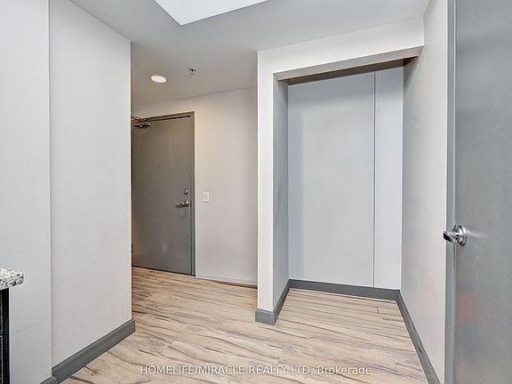 4th image of 258 Sunview St #229
