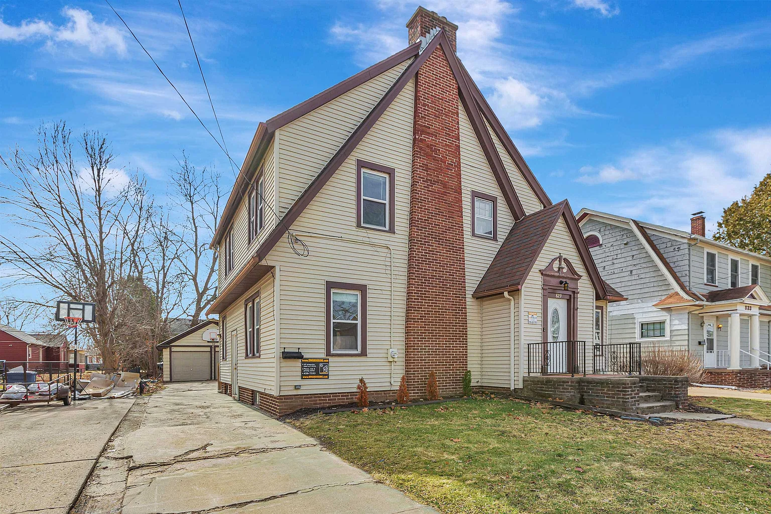 829 Prospect Ave photo 1