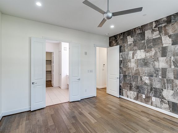 3rd image of 5015 Meridian Ln Unit 1102