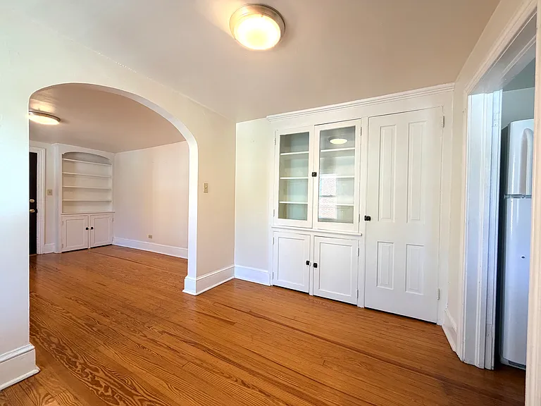 321 W Burke St #4 — Photo 10