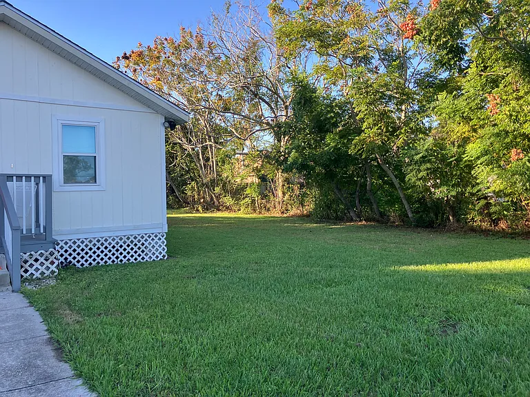 2215 Kenner Ave — Photo 8