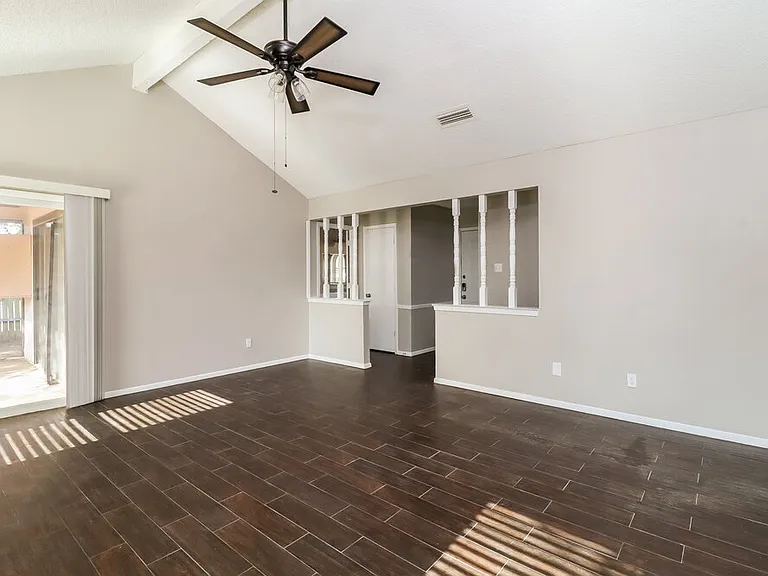 5911 Woodsetter Ln — Photo 4