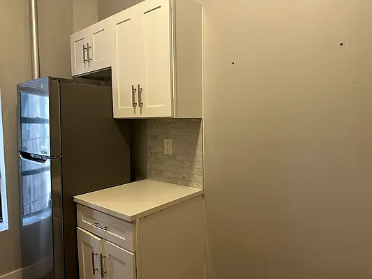 Rented by Premier One Realty LLC | media 6