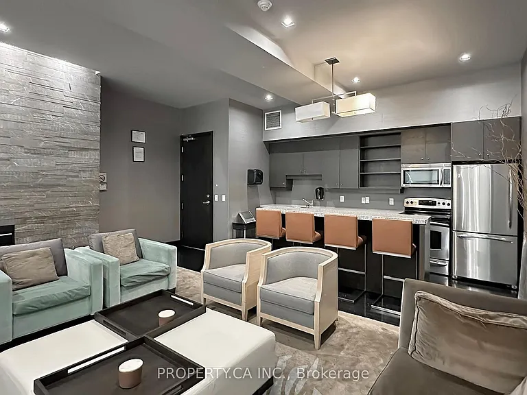 21 Scollard St #406 — Photo 29