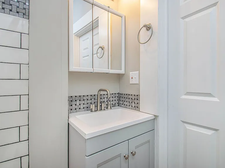 62 Caroline Pl NE — Photo 17