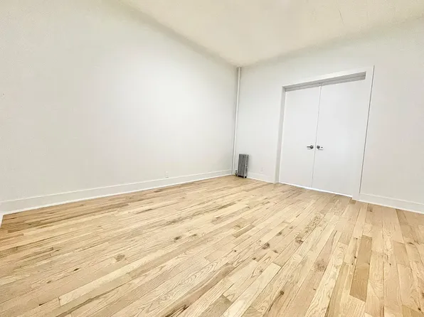 374 Bleecker Street image 7 of 10