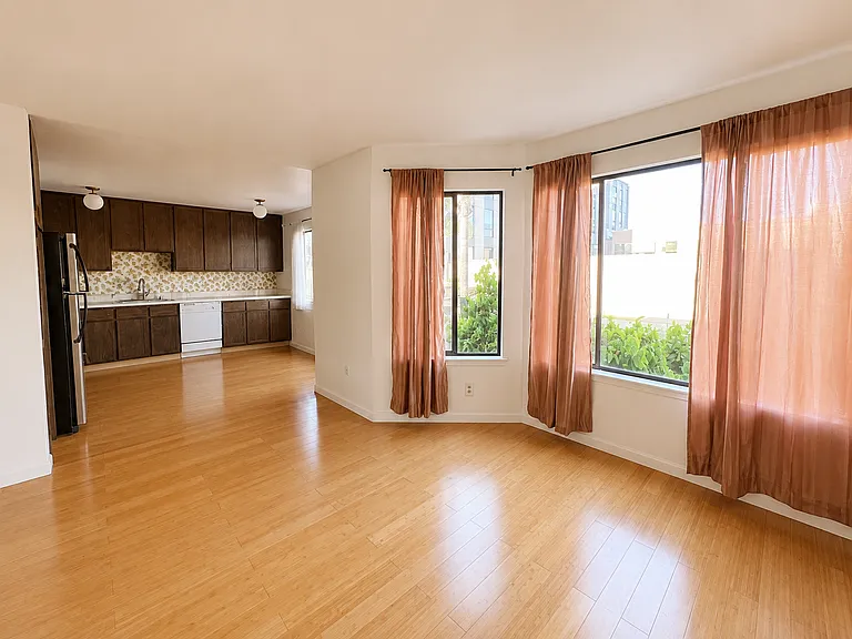 29 Capp St #2 — Photo 1