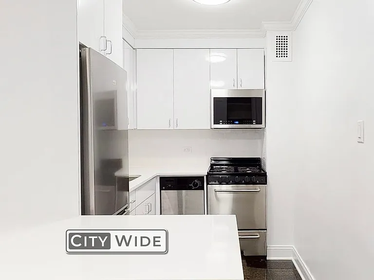 145 E 16th St #15H — Photo 4