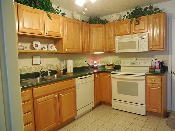5th image of 1877 S Pointe Dr